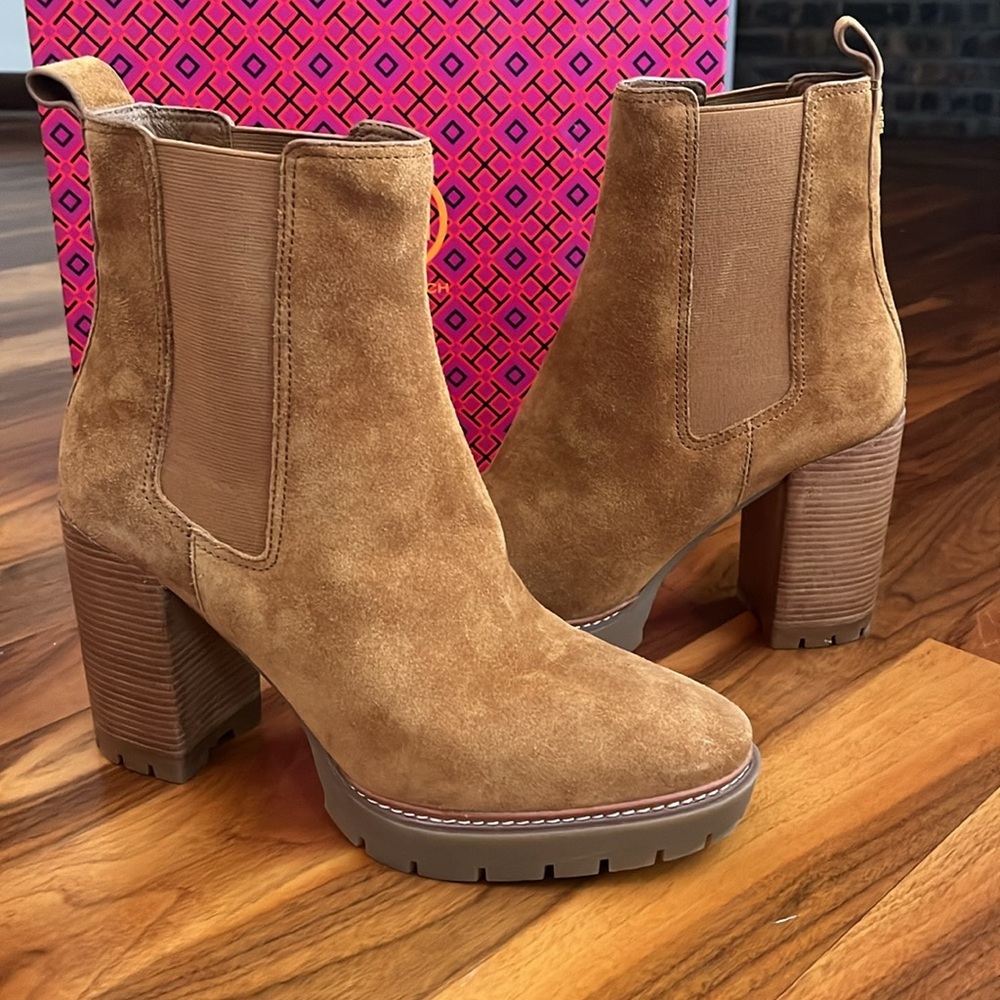 Tory Burch Lug Sole Chelsea Boot, NEW